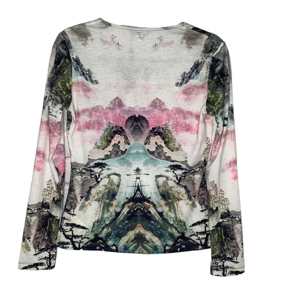 Etoile Du Monde Watercolor Scenic Tree Print V-Neckline Long Sleeve Top - Picture 3 of 12